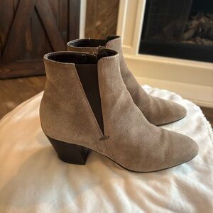 ❗️FINAL❗️Aquatalia Taupe Tan Suede Booties Ankle Boots 7.5
